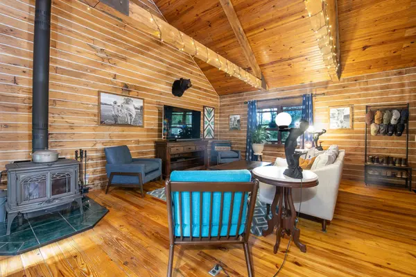 1514 E Plum Hill Road, Leaf River, IL 61047