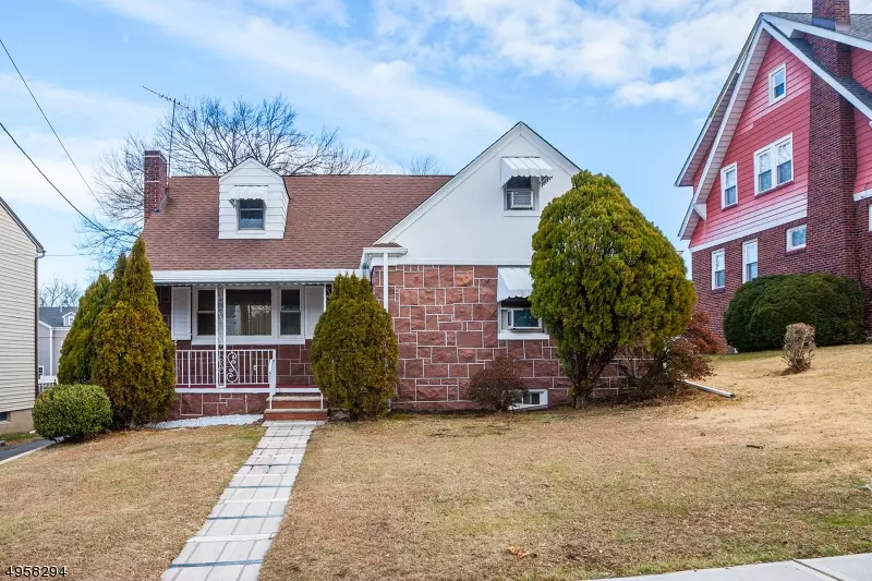 Nutley Twp., NJ 07110,32 DE VAUSNEY PL