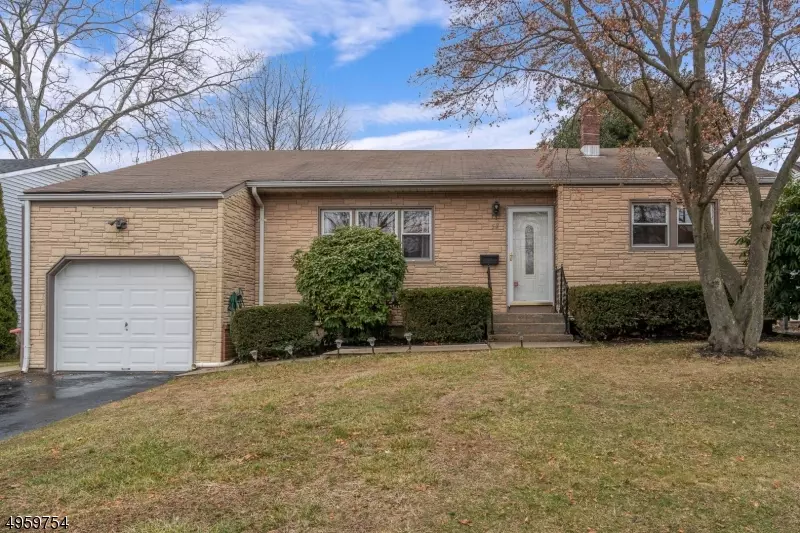 Edison Twp., NJ 08817,58 SILVER LAKE AVE
