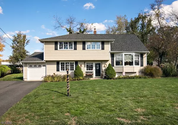 13 LAURI LN, Middlesex Boro, NJ 08846