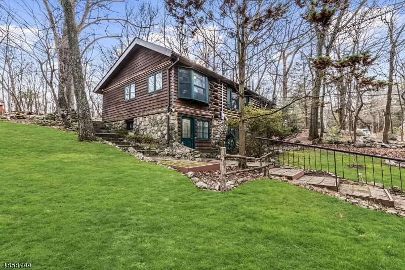 39 FAYSON LAKES RD, Kinnelon Boro, NJ 07405