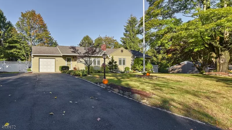 6 MAPLE LAKE RD, Kinnelon Boro, NJ 07405