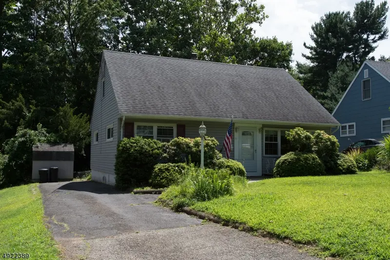 31 SUNRISE TER, Cedar Grove Twp., NJ 07009