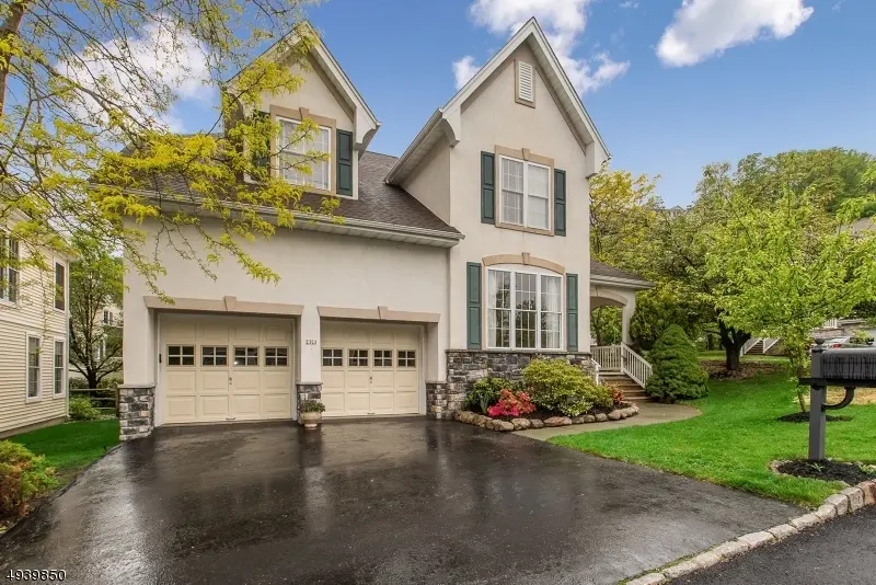 33 River Dell, Oakland Boro, NJ 07436