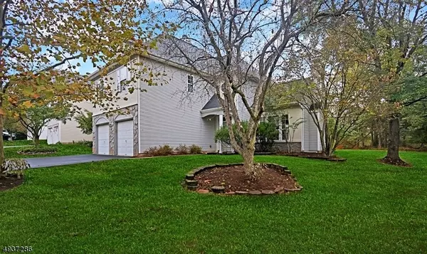 6 BOUWREY PL, Readington Twp., NJ 08889