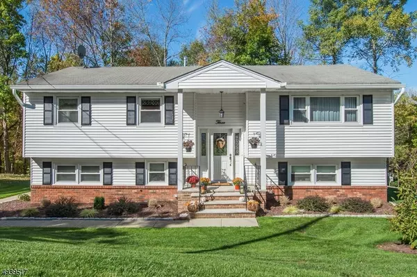 3 LOVELL DR, Wanaque Boro, NJ 07465