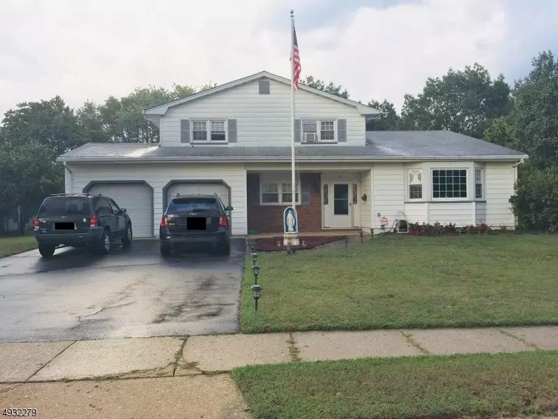 28 SCHEID DR, Sayreville Boro, NJ 08859