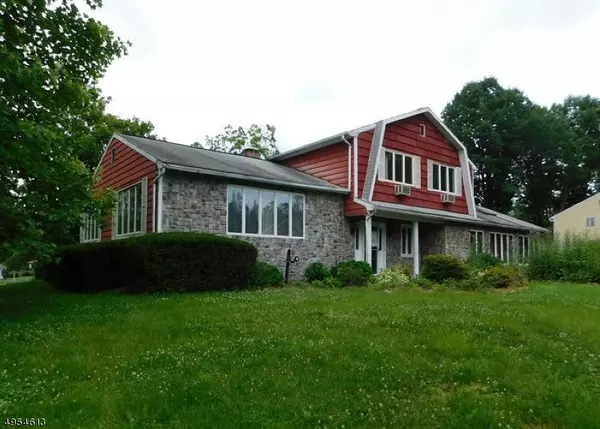 173 STONEHENGE DR, Lopatcong Twp., NJ 08865