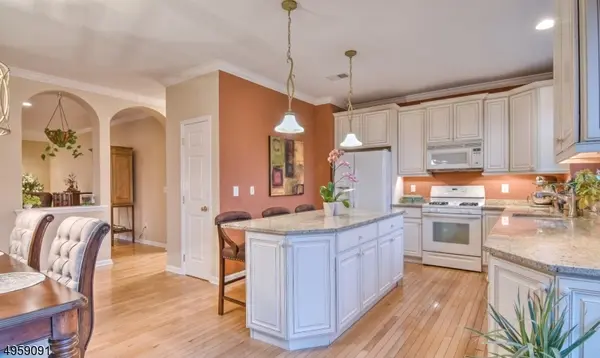 30 Lakeshore Drive, Mount Arlington Boro, NJ 07856