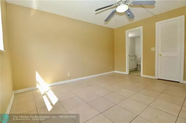 Boca Raton, FL 33428,9915 Sandalfoot Blvd  #408