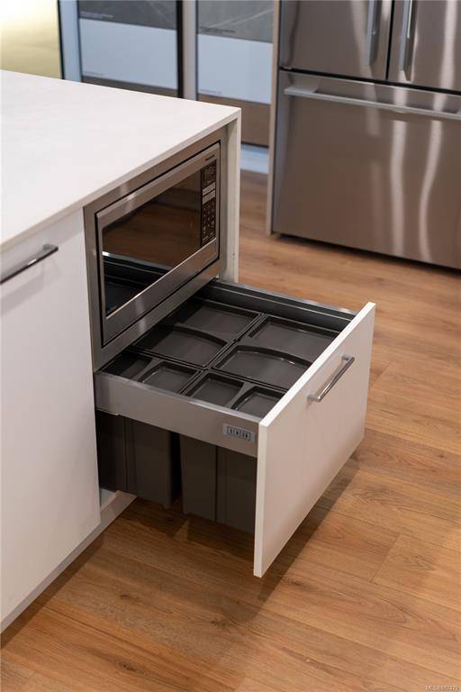 Homes for sale 899 Esquimalt Rd TH2, Esquimalt, BC V9A 3M5 MLS...