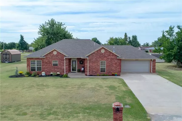 1003 SW Melvin Lane, Minco, OK 73059