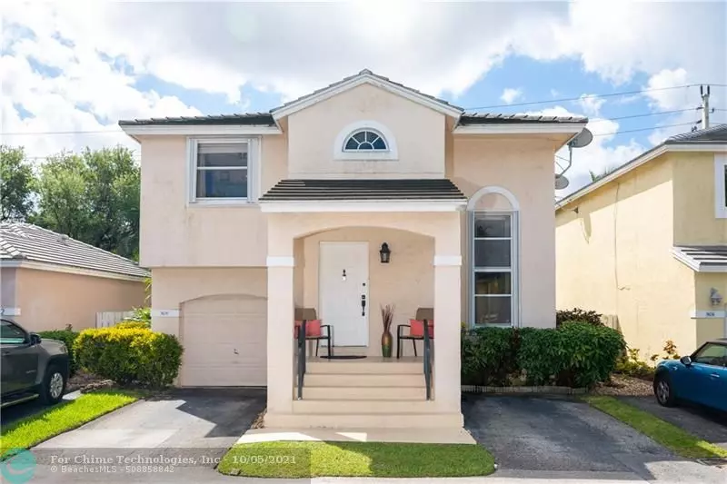 808 NW 99th Ave, Plantation, FL 33324