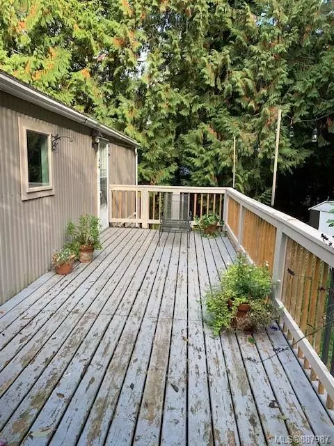 Fanny Bay, BC V0R 1W0,7700 Vivian Way