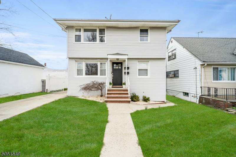 1411 Hussa St, Linden City, NJ 07036
