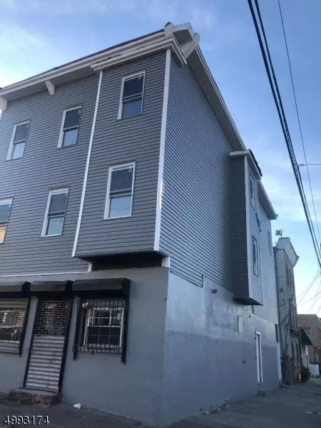 35 OAK ST, Paterson City, NJ 07501