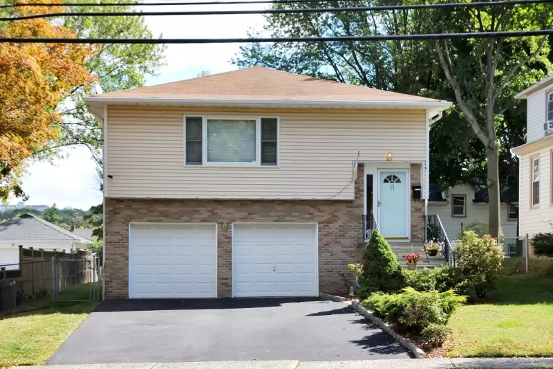 57 Grove Ave, Verona Twp., NJ 07044