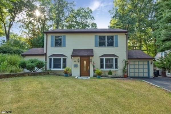 49 Elmwood Dr, Livingston Twp., NJ 07039