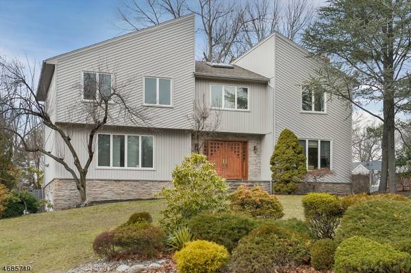 37 Franklin Ave, Livingston Twp., NJ 07039