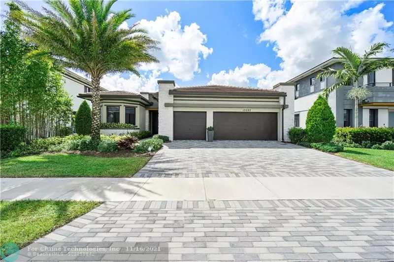 10592 N Lago Vista Cir, Parkland, FL 33076