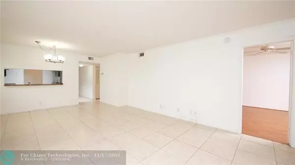 Lauderhill, FL 33313,6575 W Oakland Park Blvd  #318