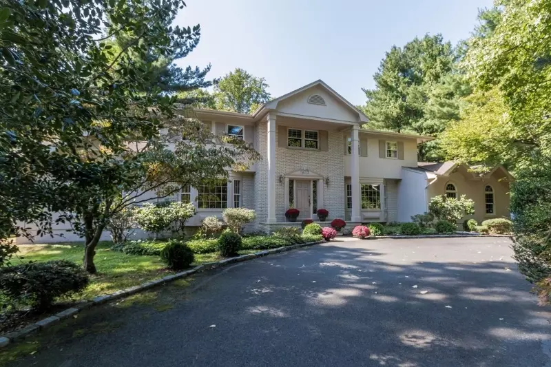 4 Debra Ct, Scotch Plains Twp., NJ 07076