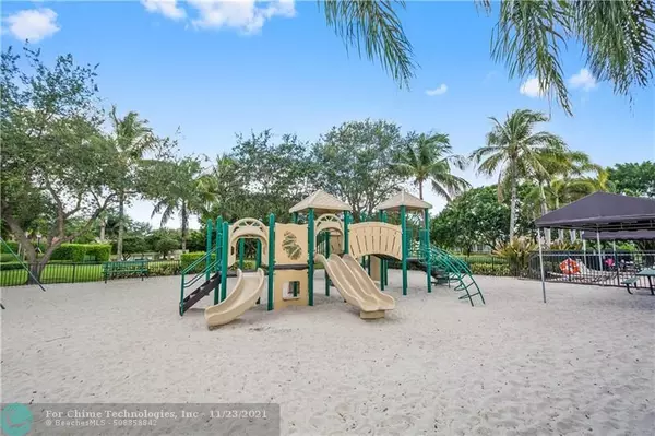 Weston, FL 33327,820 Vista Meadows Dr