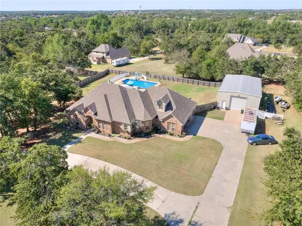 825 Liveoak Lane, Blanchard, OK 73010