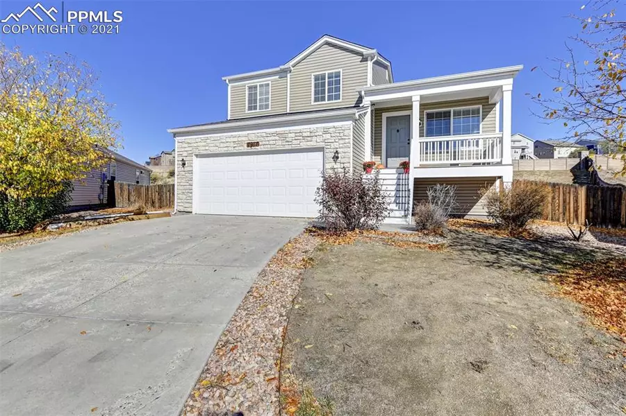 7917 Brocket LN, Fountain, CO 80817