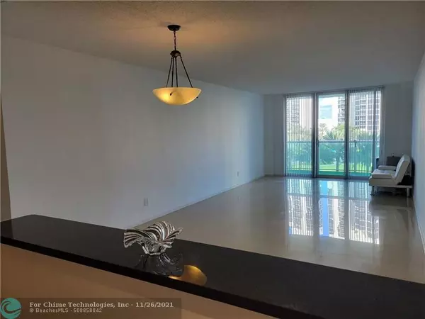 Sunny Isles Beach, FL 33160,19370 Collins Ave  #515