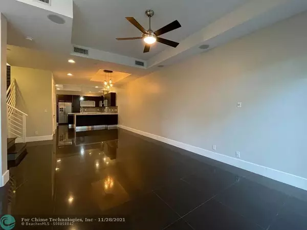 Fort Lauderdale, FL 33316,753 SE 12th Ct  #753