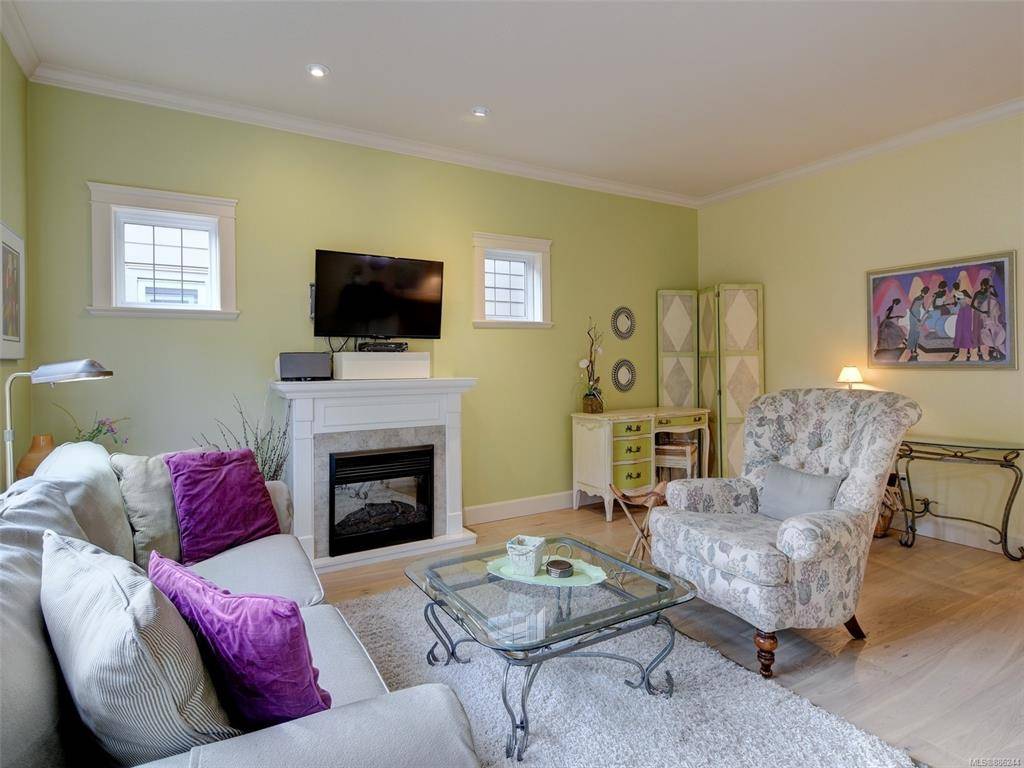 Colwood, BC V9B 0E4,2210 Sooke Rd #8