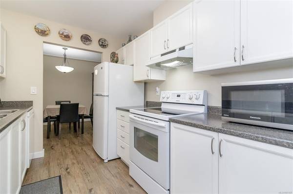 Duncan, BC V9L 1R2,254 First St #303