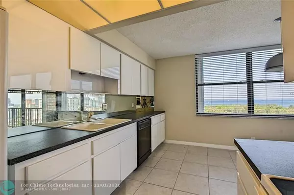 Fort Lauderdale, FL 33304,936 Intracoastal Dr  #16B