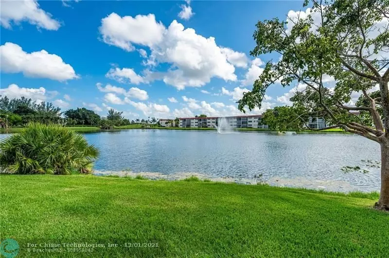 Pembroke Pines, FL 33025,9500 N Hollybrook Lake Dr  #109