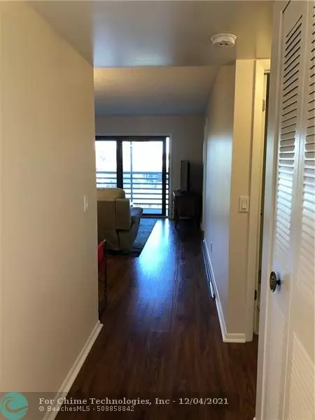 Sunrise, FL 33322,10442 Sunrise Lakes Blvd  #212