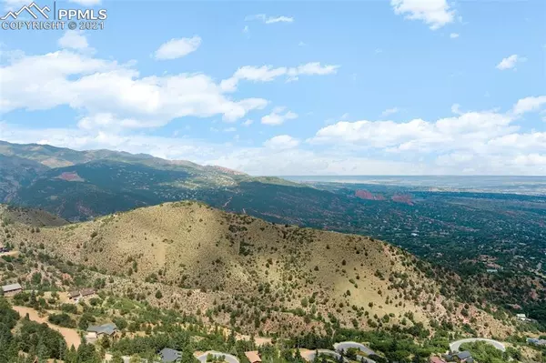 Manitou Springs, CO 80829,835 Oak Ridge RD