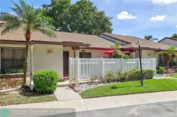 Coconut Creek, FL 33066,3284 Carambola Cir  #3284