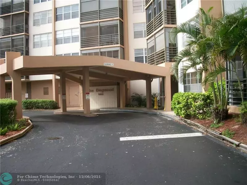 1100 Saint Charles Pl  #707, Pembroke Pines, FL 33026