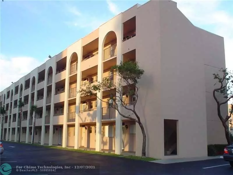 Lauderdale By The Sea, FL 33062,1541 S Ocean Blvd  #318