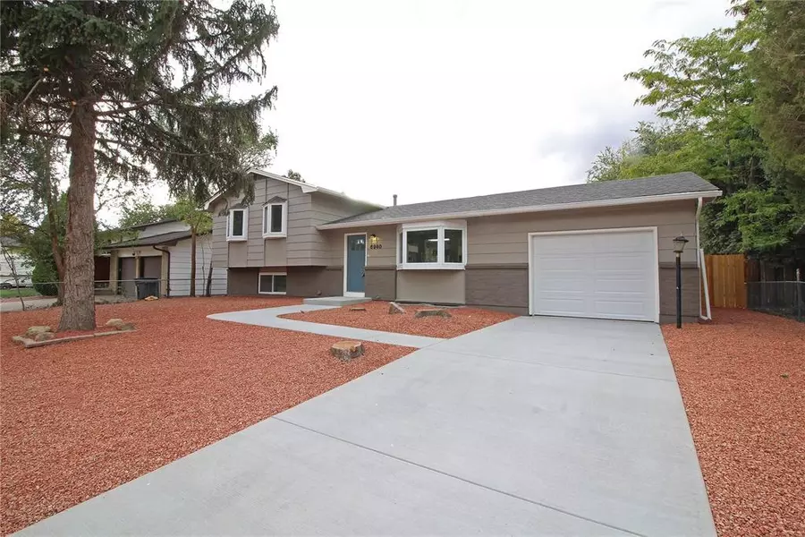 6940 Roaring Spring LN, Fountain, CO 80817