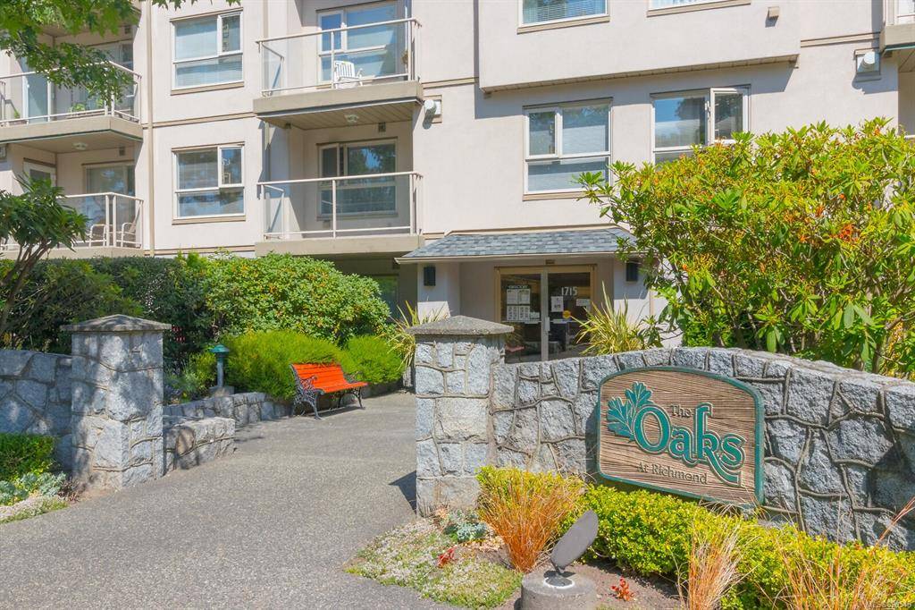 Victoria, BC V8R 4P1,1715 Richmond Ave #407