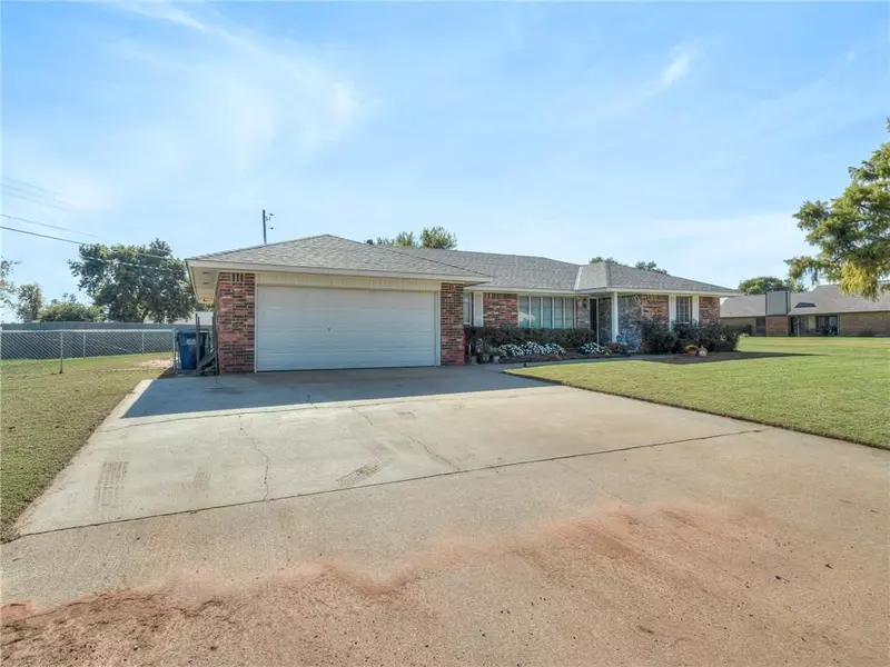 524 N 2nd Street, Okarche, OK 73762