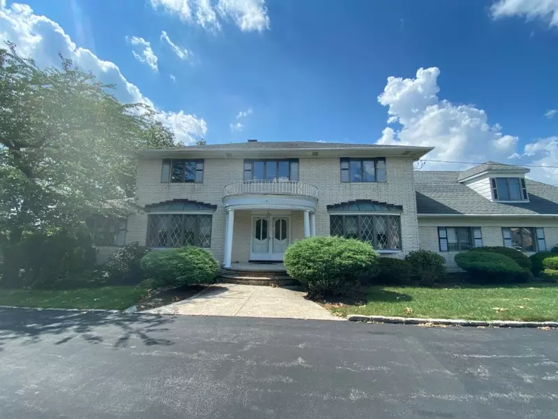 Totowa Boro, NJ 07512,3 LIBERTY RIDGE TRL