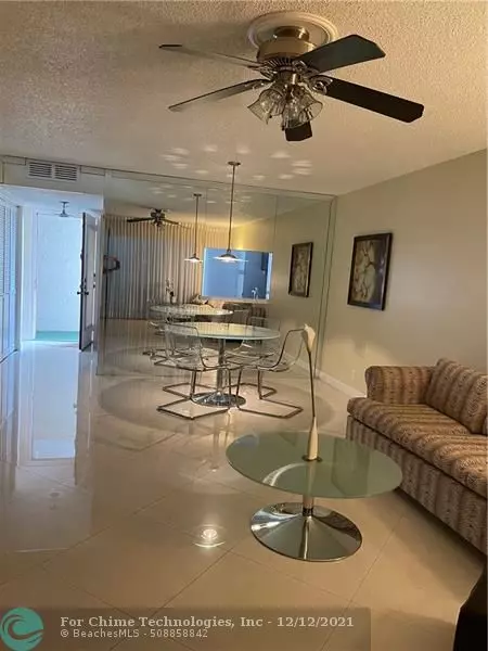 Lauderhill, FL 33319,3776 Inverrary Blvd  #305 R