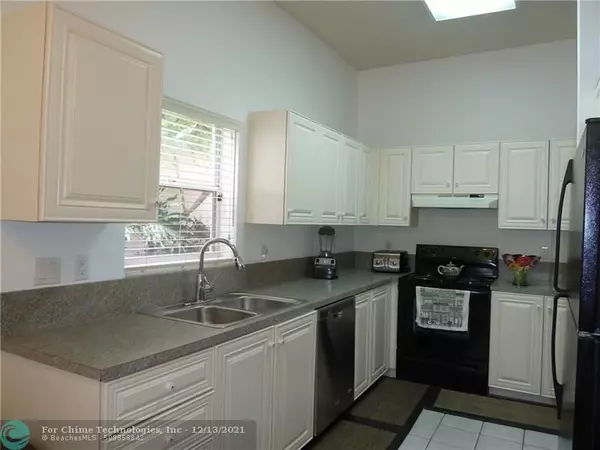 Plantation, FL 33324,9544 NW 8 CR