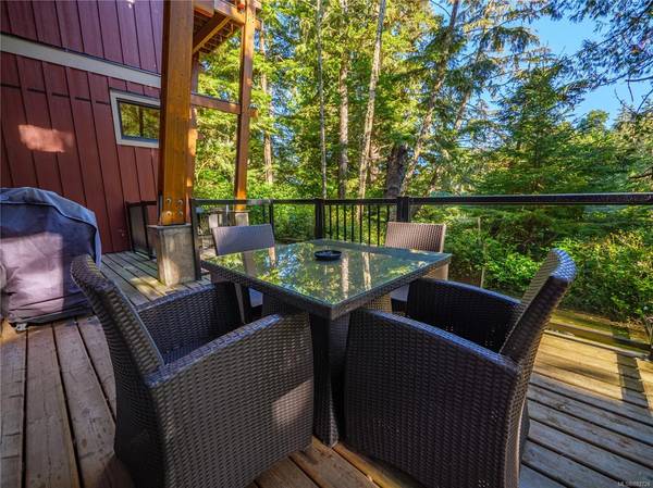 Ucluelet, BC V0R 3A0,203 Boardwalk Blvd #13