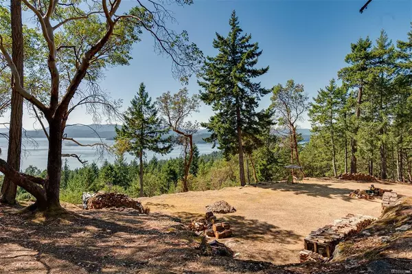 Mayne Island, BC V0N 2J2,332 Deacon Hill Rd