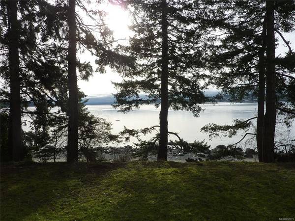 Quadra Island, BC V0P 1N0,727 Noble Rd