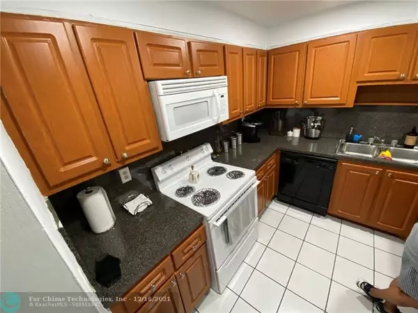 Hialeah, FL 33015,6930 NW 186th St  #1-311